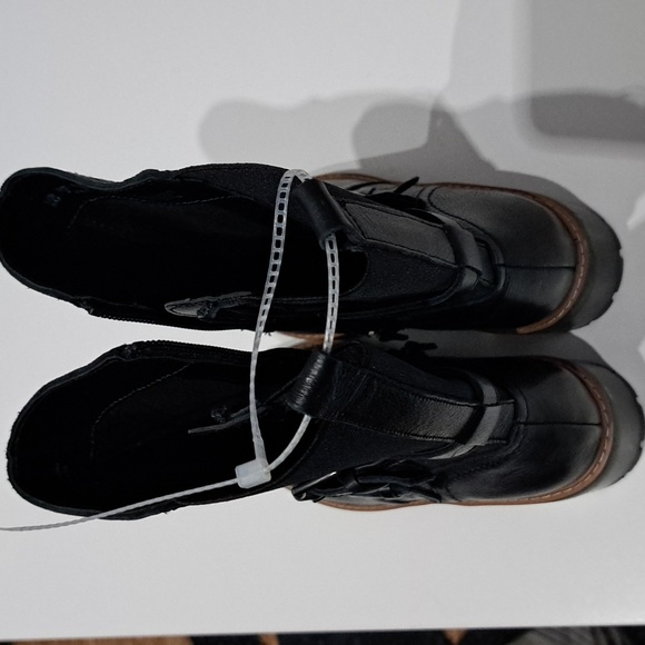 Naturalizer Tex Boot in Black - Picture 6 of 6